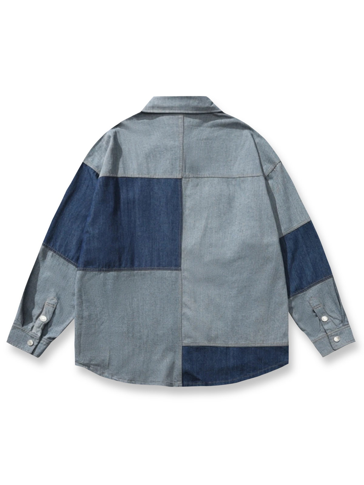 製品画像
「ヴィンテージ感漂うデニム素材とバイカラーパッチワークデザインが特徴のシャツ全体展示図。大胆な配色でヴィンテージとモダンスタイルが完璧に融合。」

詳細画像
「金属製スナップボタンとバイカラーパッチワークのディテール特写。デザイン性と実用性を兼ね備えたアクセントが全体のスタイルを引き立てます。」