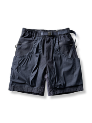 軽くて快適なアウトドアカーゴショーツの正面画像