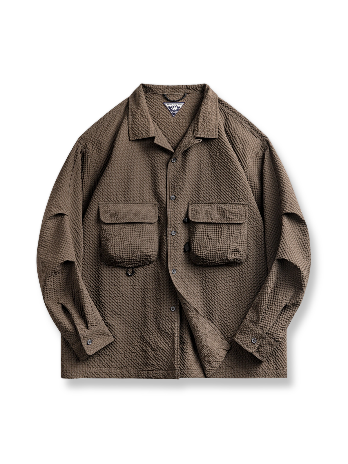 立体ポケットシアサッカーシャツの正面画像。グレーとブラウンの2色展開を表示。