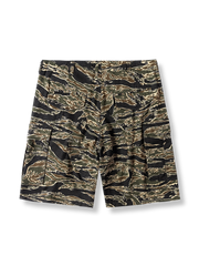 製品画像: 虎柄迷彩カーゴショーツの全体図、虎柄迷彩パターンとマルチポケットデザインを示す。