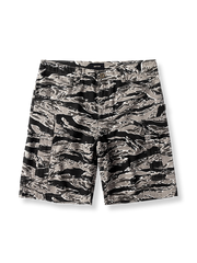 製品画像: 虎柄迷彩カーゴショーツの全体図、虎柄迷彩パターンとマルチポケットデザインを示す。