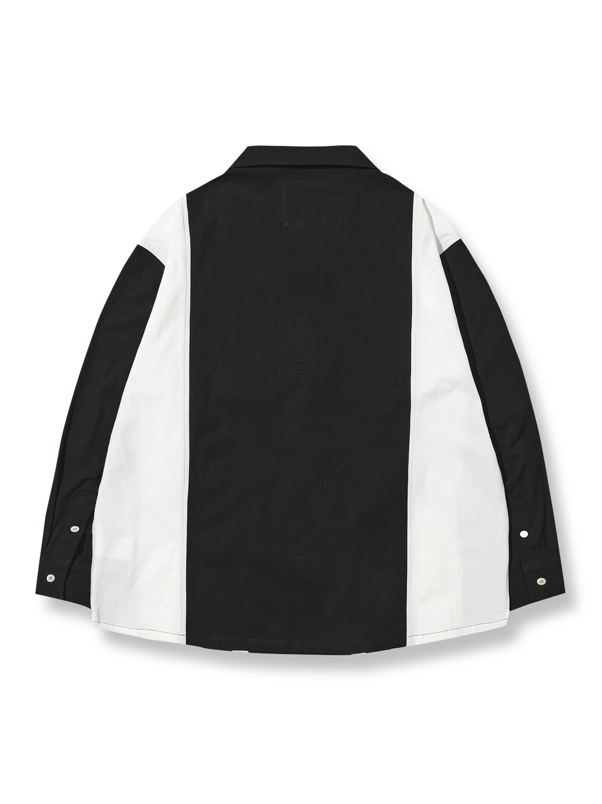 製品画像: 切り替えストライプ長袖シャツの全体像、クラシックな黒と白の配色と精緻な刺繍を表示。