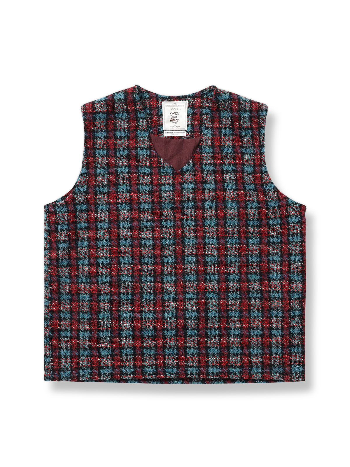 チェック柄混紡ニットベストの全体展示、調和のとれた色彩のパッチワークデザインを示す。
