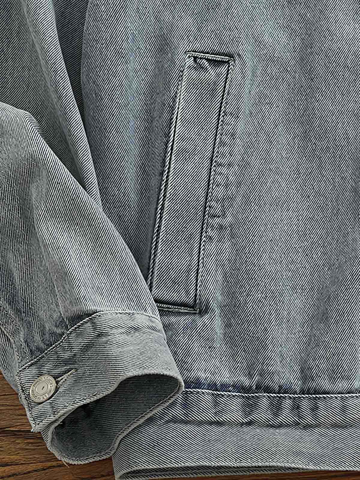  アメリカンカジュアル襟付きデニムジャケットのワークポケットとユーズド加工のディテール