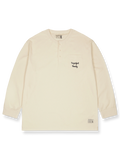 製品画像: ヘンリーネック長袖Tシャツの全体展示