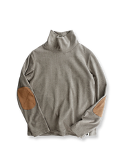  両面フリースのスリムフィットタートルネックインナーのフロント展示