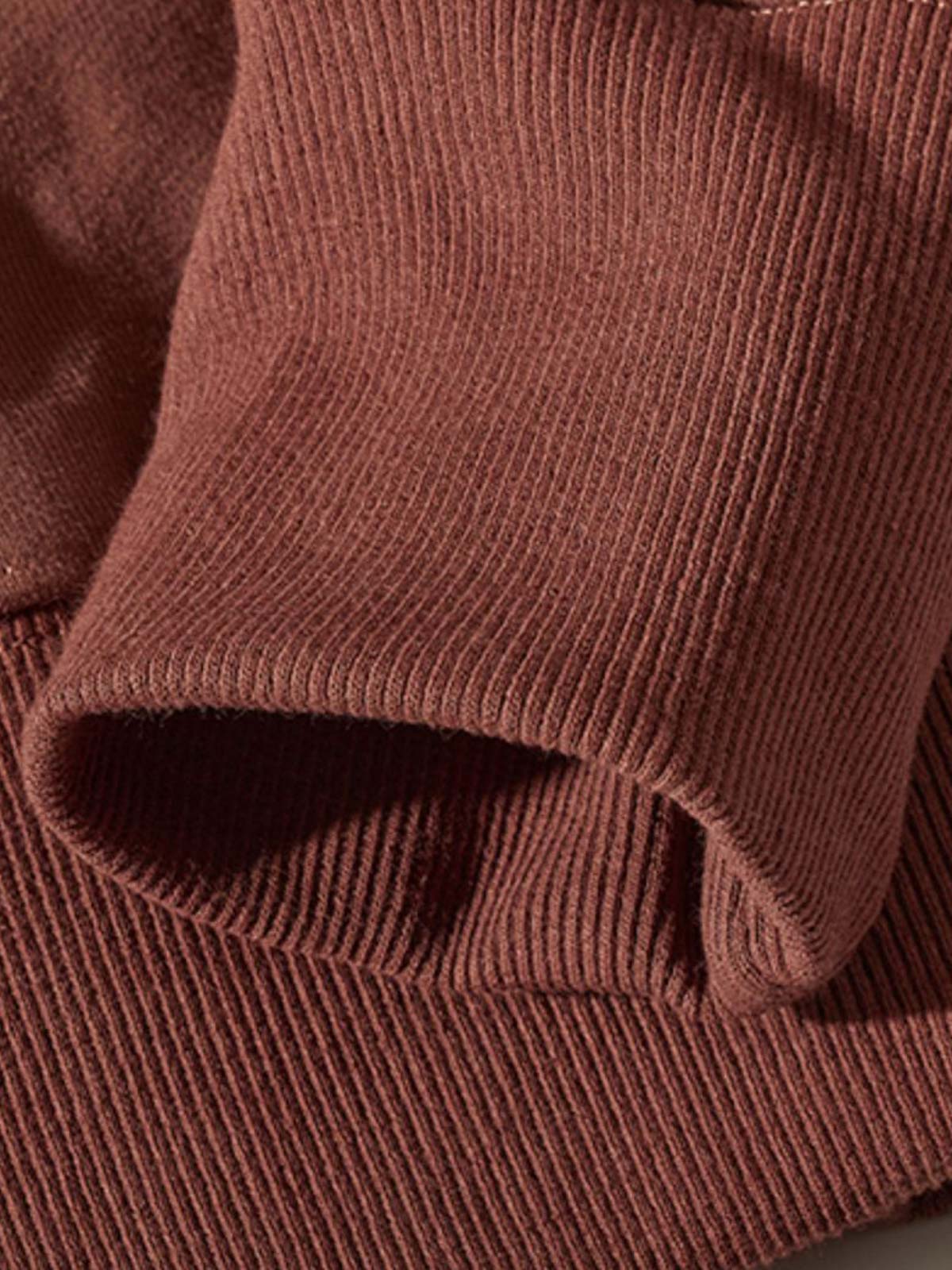 製品画像: アメリカンレトロカラー切り替え襟付きスウェットの全体画像
詳細画像: カラー切り替え襟とフリース裏地の詳細画像