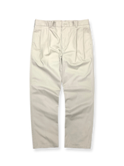 製品画像: ミッドライズデザインとワイドシルエットを特徴としたストレートカジュアルパンツの全体画像。