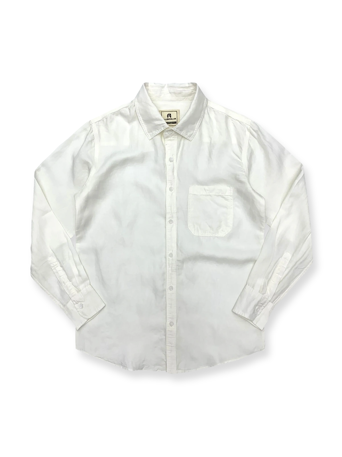 製品画像: クラシックなデザインとシンプルなシルエットが特徴のリネンコットン混紡メンズ長袖シャツの全体画像。