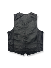 製品画像: 柔らかなラムレザーが際立つライダースベストの全体像