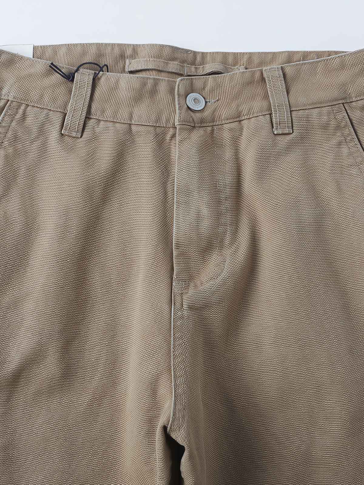 製品画像: ヴィンテージ風の多ポケットワークパンツ全体像
詳細画像: 6つのポケットと重ねポケットのディテール