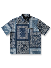 製品画像: インディゴブルーのペイズリー切り替えルーズフィットオープンカラー半袖シャツの全体像を正面から撮影した画像
詳細画像: ペイズリー切り替えシャツのディテール画像をクローズアップした画像