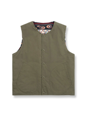 製品画像: THERMLLITEテクノロジーコットン使用のリバーシブルヴィンテージジャカードベストの正面図。高密度パールキャンバスとリブジャカードの両面デザインが特徴。
詳細画像: ヴィンテージジャカード内側とクラシックなフラワーボタンのディテールクローズアップ。THERMLLITE中綿で保温性を強化。