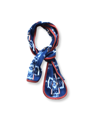 製品画像: ヴィンテージナバホ柄ジャカードフリーススカーフの正面画像。鮮やかな色使いが特徴的。
詳細画像: ジャカード柄とフリース素材のディテール特写。肌触りの良さと模様の細部が見える画像。