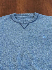 製品画像: ヴィンテージクルーネック厚手プルオーバーセーターの正面画像。100%コットン素材で作られた保温性と快適さを備えた一着。
詳細画像: セーターの細かな編み目とクラシックなクルーネックデザインの特写。高密度な編み込みで耐久性が強調される。