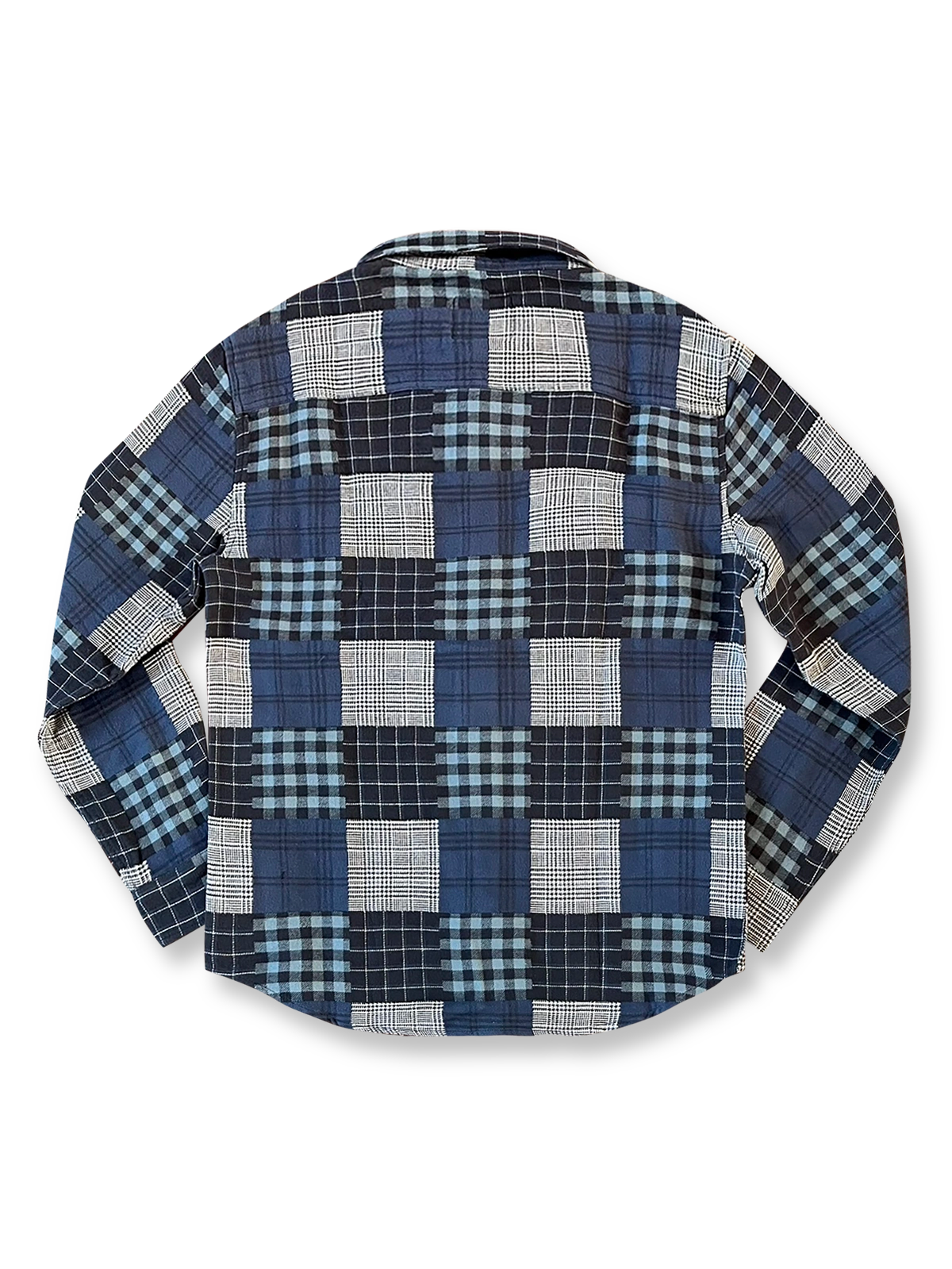 製品画像：パッチワーク風チェック柄長袖シャツの正面写真
詳細画像：シャツのチェック柄パッチワークディテールと胸ポケットの特写