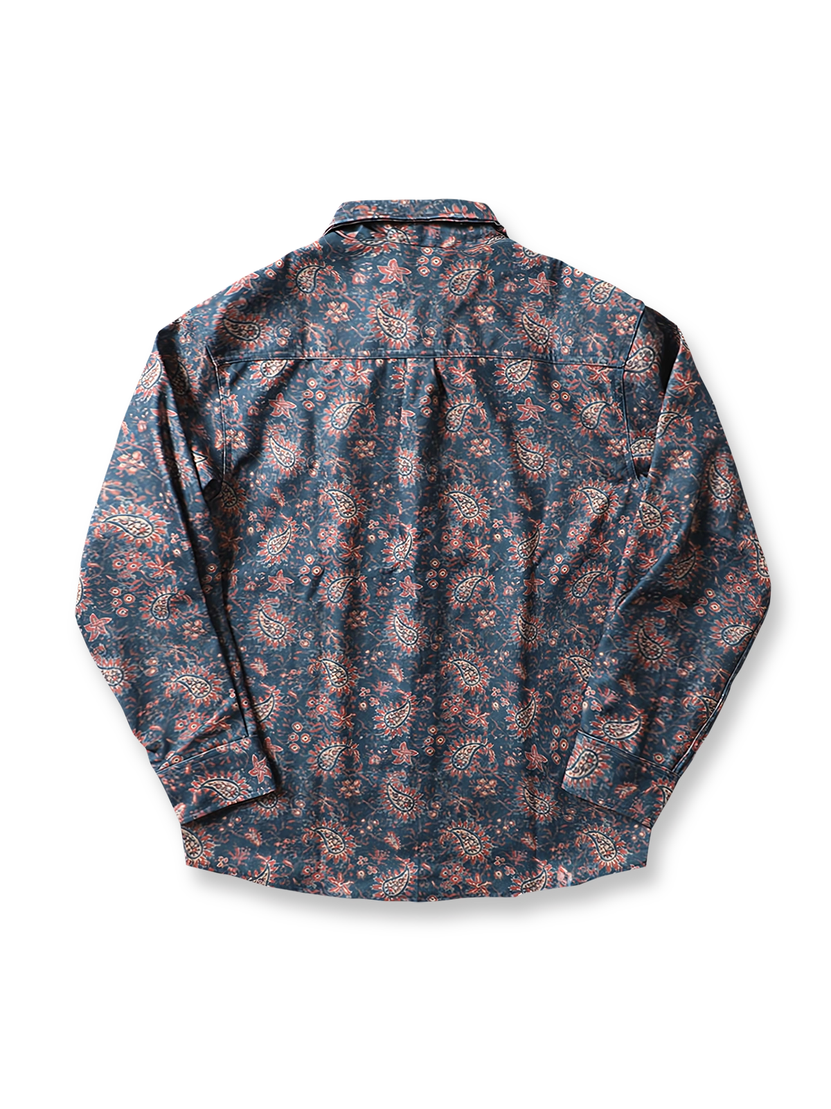 製品画像: レトロペイズリー柄長袖シャツの全体画像