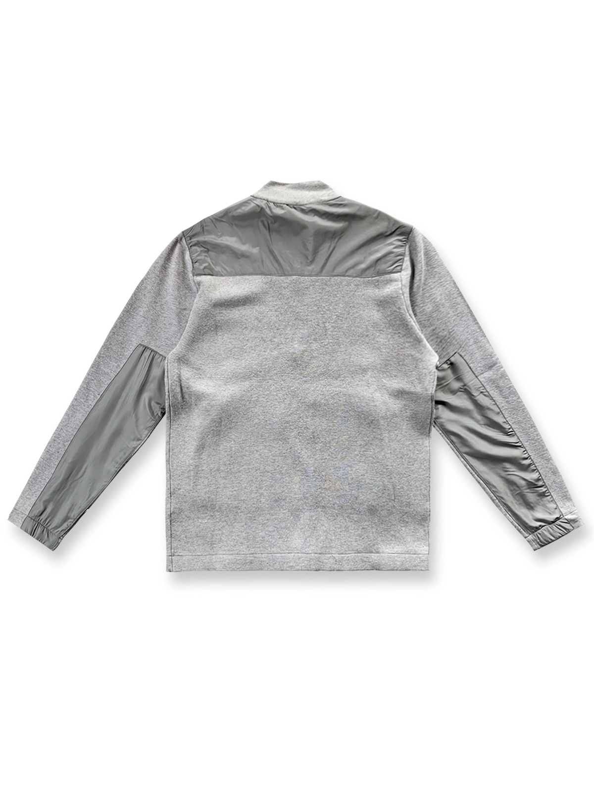 製品画像: スタンドカラーのカラー切り替えカーディガンの正面画像
詳細画像: カラー切り替えデザインとスタンドカラーのディテール画像
モデル画像: スタンドカラーのカラー切り替えカーディガンを着たモデルの画像