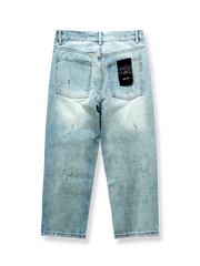 スプラッシュペイント加工ストレートデニムパンツの全体像