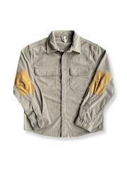 製品画像: コーデュロイ素材の肘パッチ付きワークシャツ 秋冬向けのレトロデザインと機能性を両立したアイテム
詳細画像: 肘パッチとコーデュロイ生地のディテール 耐久性とスタイルを兼ね備えたワークシャツ