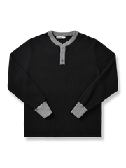 製品画像: ヘンリーネック配色ワッフル柄長袖Tシャツの平置き写真
詳細画像: 配色ヘンリーネックとワッフル柄のテクスチャー詳細