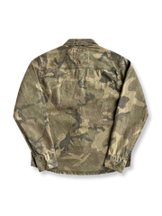 製品画像: ヴィンテージウォッシュ迷彩ワークシャツの平置き画像
詳細画像: 迷彩柄と胸ポケットのディテール特写
