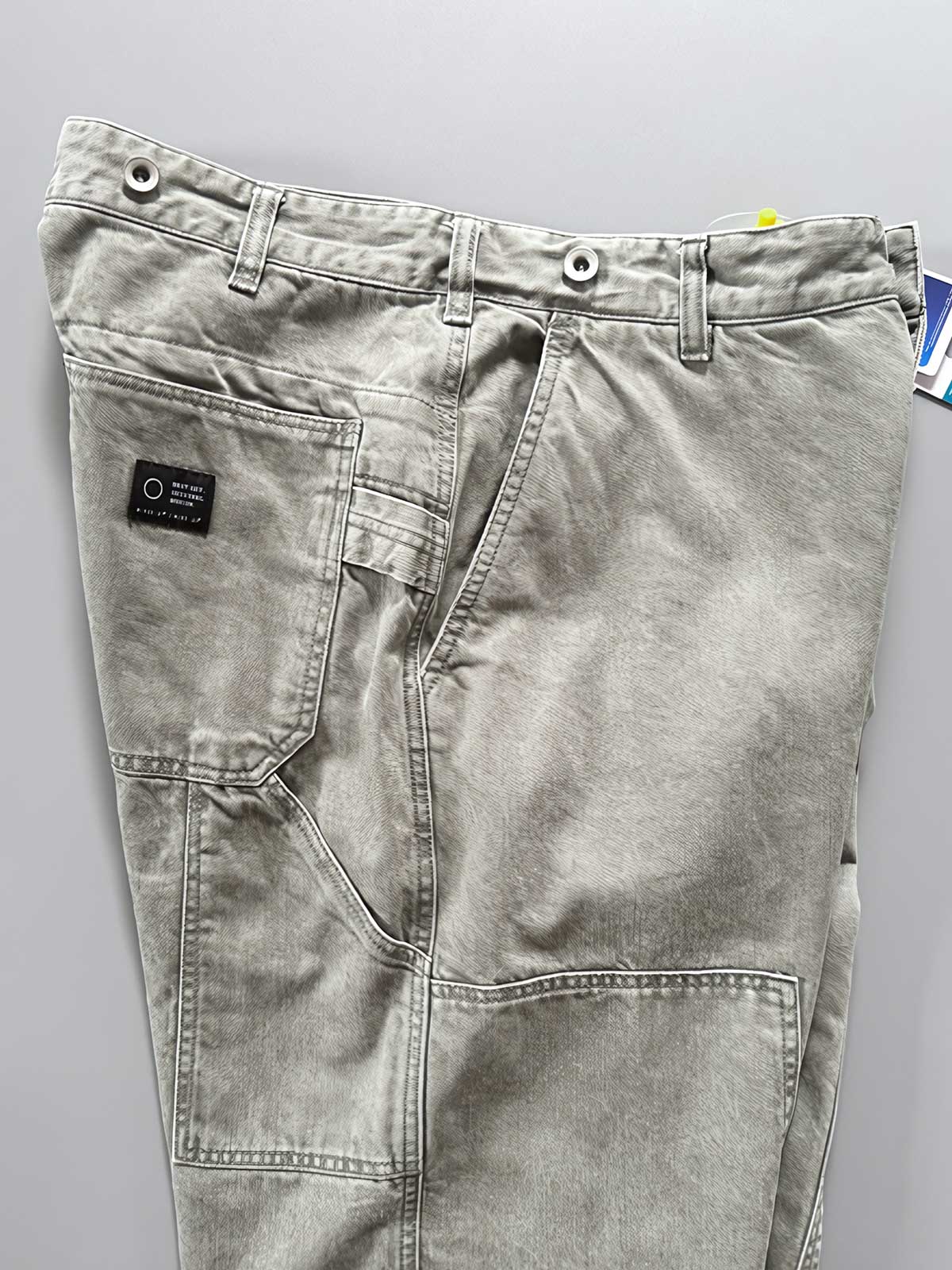 YKKスナップボタンとサスペンダー ディテール画像