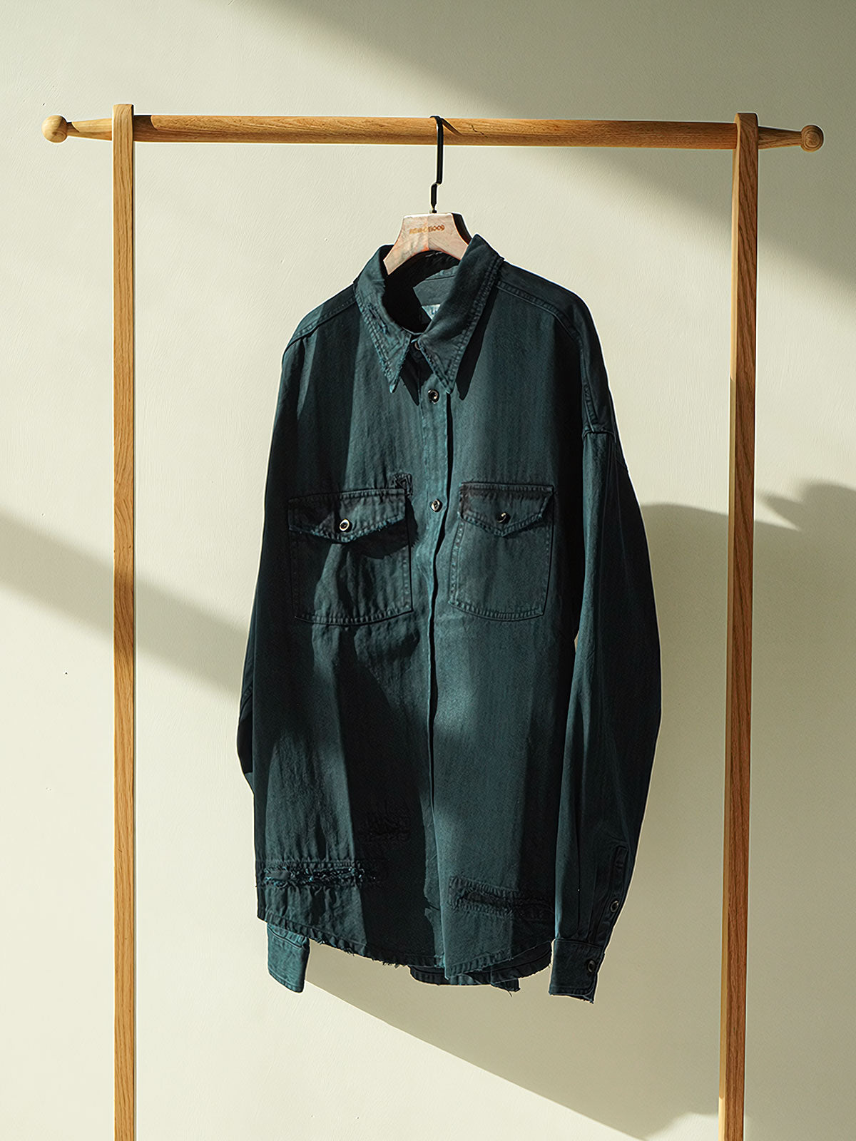 ハンドメイドのダメージ加工とパッチ ディテール画像