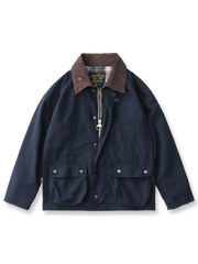 製品画像: "ヴィンテージコーデュロイ襟オイルドハンティングジャケットの正面ビュー、防風・防水のクラシックデザイン"
詳細画像: "コーデュロイ襟とYKKダブルジッパーのディテール特写、耐久性のあるオイルド加工"