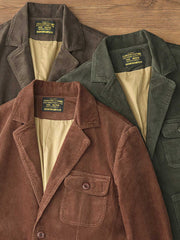 製品画像: "ヘビーコーデュロイレトロブレザージャケットの正面ビュー、アメカジ風のデザイン"
詳細画像: "三つのポケットデザインとコーデュロイのディテール、ウォッシュ加工の風合い"