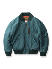 製品画像: MA-1 撥水性 厚手 フライトジャケット 正面、レトロなデザインと実用性
詳細画像: TALON No.10ジッパーとシグネチャースリーブポケットのディテール、耐久性と高級感