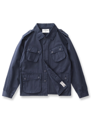 製品画像: 第二次世界大戦リバイバル TCU ジャングルコンバットジャケット メンズ 正面ビュー
詳細画像: 斜め胸ポケットと裾ポケットのディテール ヴィンテージデザインのコンバットジャケット