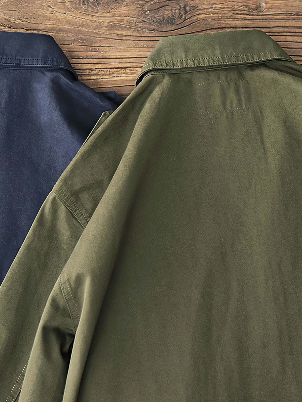 製品画像: 第二次世界大戦リバイバル TCU ジャングルコンバットジャケット メンズ 正面ビュー
詳細画像: 斜め胸ポケットと裾ポケットのディテール ヴィンテージデザインのコンバットジャケット