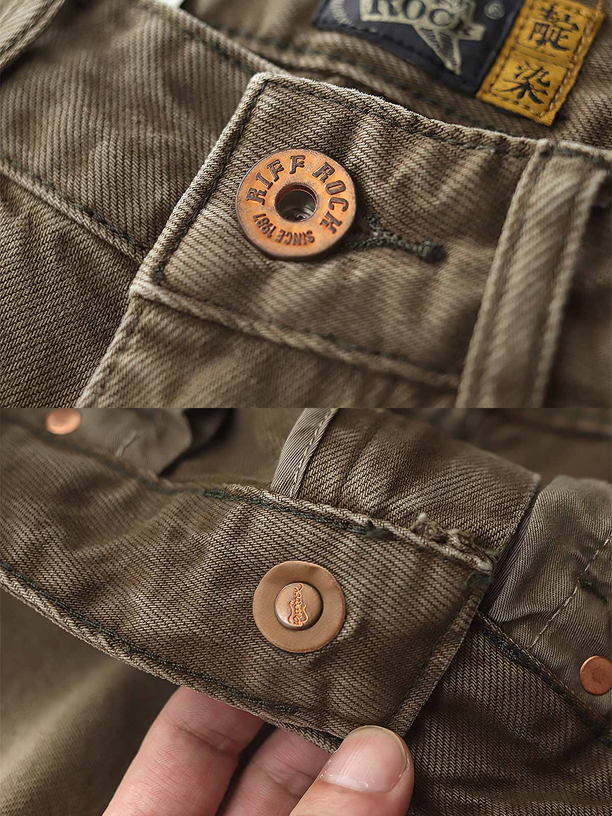 製品画像：アメカジ風泥染めストレートデニムパンツの正面展示。低彩度のブラウンカラーがヴィンテージ感を演出。
詳細画像：カスタムボタンとウォッシュ加工のディテールをクローズアップ。レザーパッチがデザインのアクセントに。
