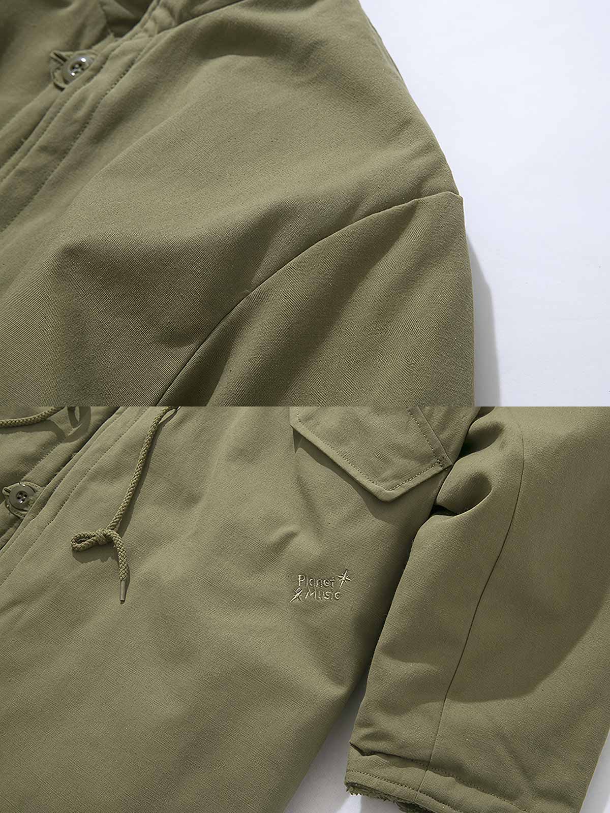 製品画像: リバーシブル厚手コーラルフリースヴィンテージワークコート全体表示。コットン表地とコーラルフリース裏地の組み合わせで、保温性とスタイルを両立したデザイン。

詳細画像: スタンドカラーとフリース裏地のディテール表示。すっきりとしたシルエットと柔らかいフリース素材が特徴。