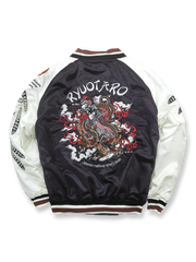 製品画像: 横須賀赤鬼青龍 リバーシブル シルクジャケット全体画像、伝統的な和風刺繍とハワイアンテイストのデザイン

詳細画像: 両面に施された赤鬼と青龍の刺繍ディテール、伝統的な横須賀スタイルと精巧な刺繍