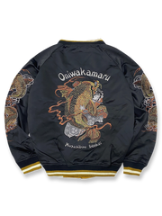 製品画像: リバーシブル 横須賀 富士山と鬼若丸刺繍 ジャケット全体画像、日本の伝統を感じさせる刺繍デザイン
詳細画像: 富士山と鬼若丸の刺繍ディテール、横須賀刺繍の高度な技法と精巧なデザイン