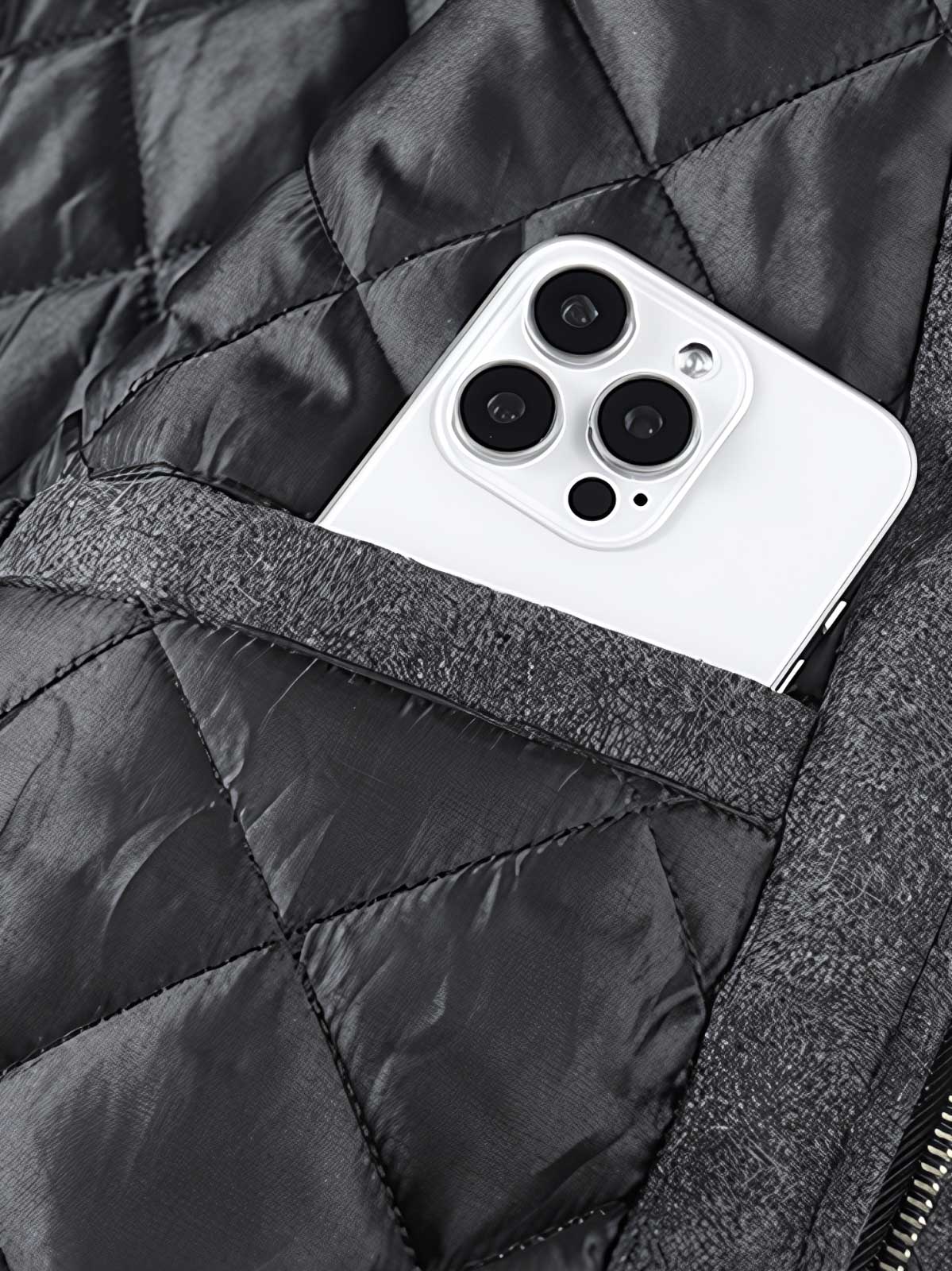 製品画像: アメカジ文字刺繍とゴリラ刺繍が特徴のベースボールジャケットの全体画像、ヴィンテージミリタリーテイスト
詳細画像: フロントと袖のゴリラ刺繍と文字タオル刺繍のディテール、アメカジヴィンテージ感を強調