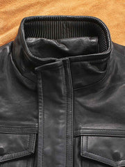 製品画像: 植鞣し羊革 ハイネック ライダースジャケット 全体画像 スリムフィット デザイン シンプル 風を防ぐ
詳細画像: スナップボタン ジッパー ダブルフロント防風設計 植鞣し羊革ライダースジャケット 高品質 風対策