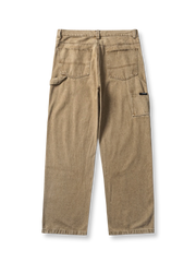 製品画像:
ウォッシュドランバージャック風コットンデニムパンツ全体像、レトロデザイン、快適な履き心地
詳細画像:
デニムパンツ膝部分の補強パッチディテール、耐久性重視、デザイン性と機能性の融合