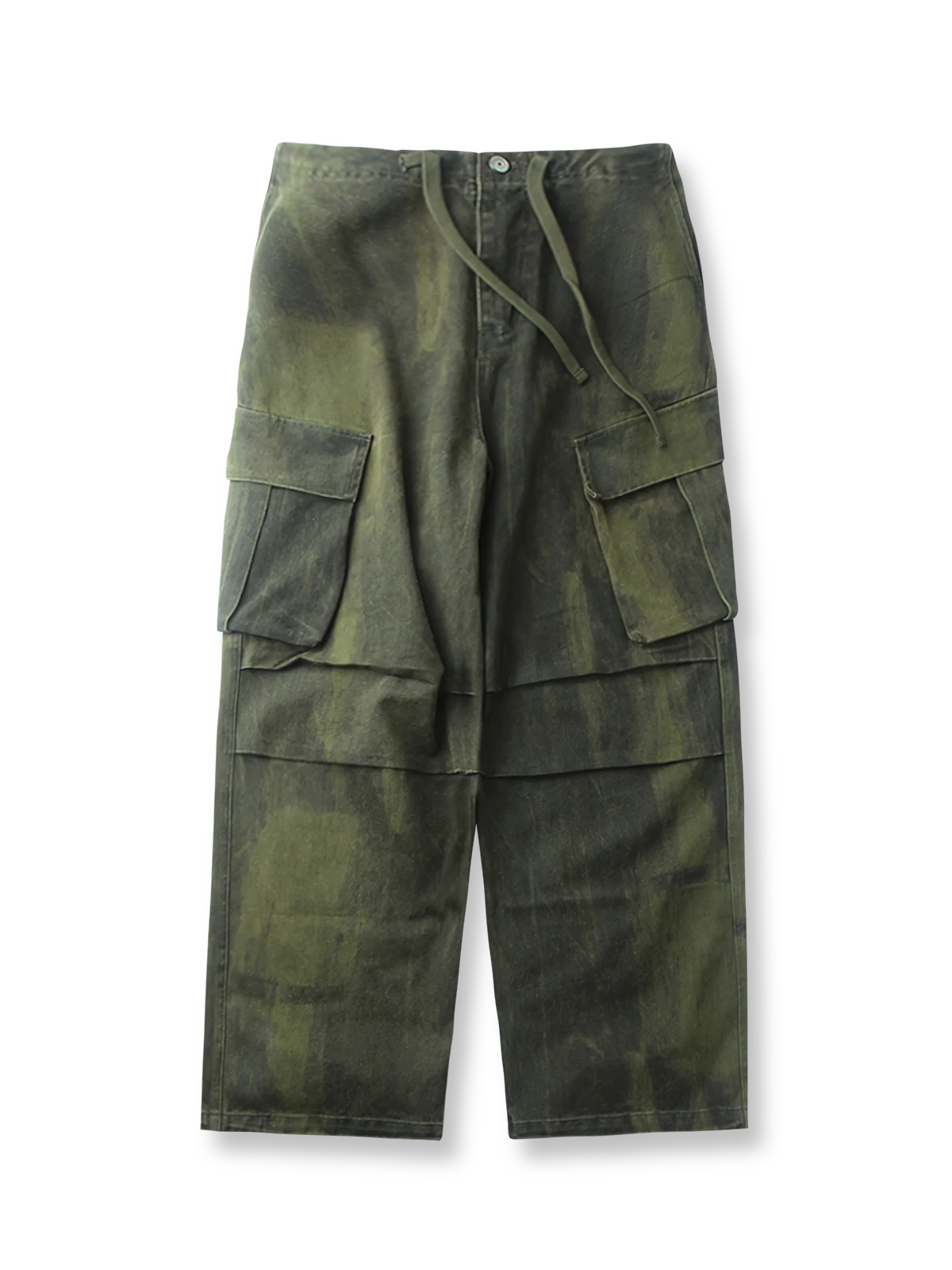 製品画像：
"重厚な厚手のヒョウ柄カモフラージュパラシュートカーゴパンツの全体図。ヴィンテージ感と耐久性を引き立てる水洗い加工とヒョウ柄カモフラージュプリントが特徴的なデザイン"

詳細画像：
"パラシュートパンツのダブルプリーツと6ポケットデザインのクローズアップ。機能性を重視したディテールと、ヴィンテージ風の風合いが際立つ素材感"