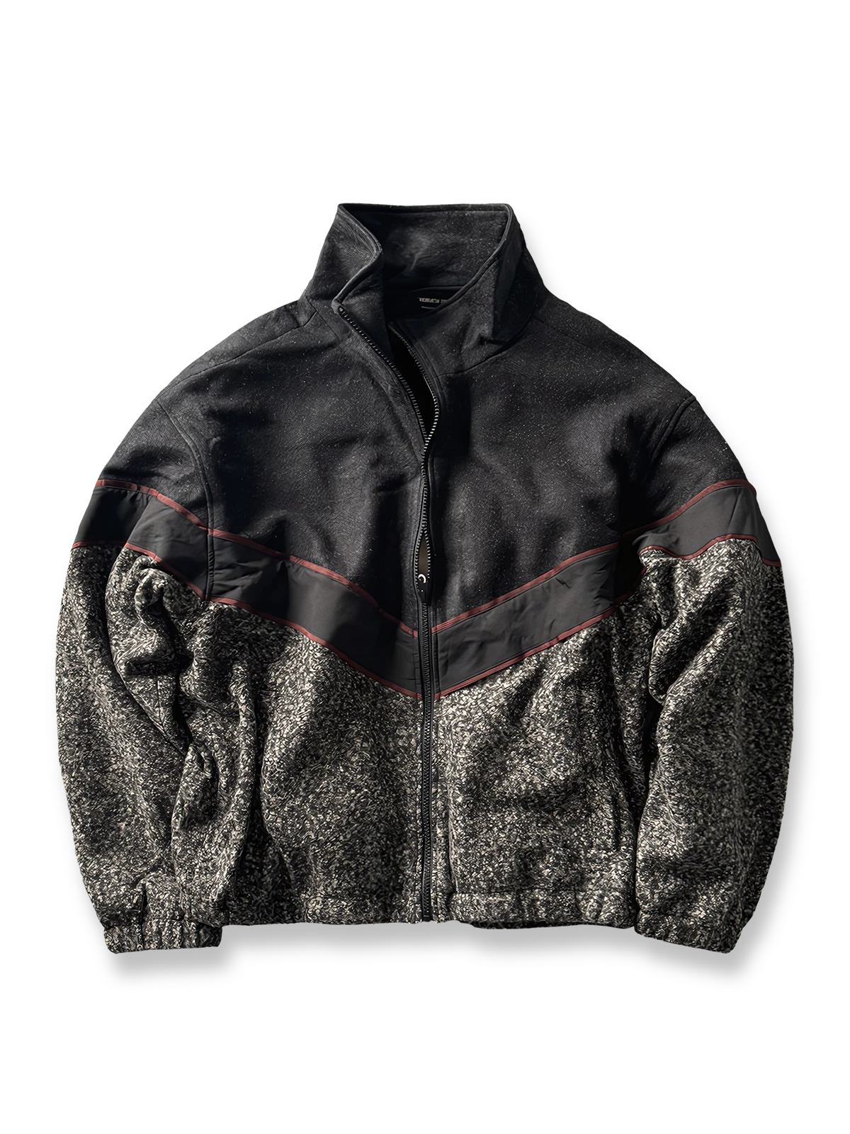 製品画像
ウール混紡パッチワークジャケットの全体展示図。立ち襟デザインとレトロなジオメトリックパターンが特徴の秋冬にぴったりなジャケット。

詳細画像
パッチワークジオメトリックパターンと立ち襟のディテールクローズアップ。素材の異なる部分が織りなす視覚的なレイヤリング効果を強調。