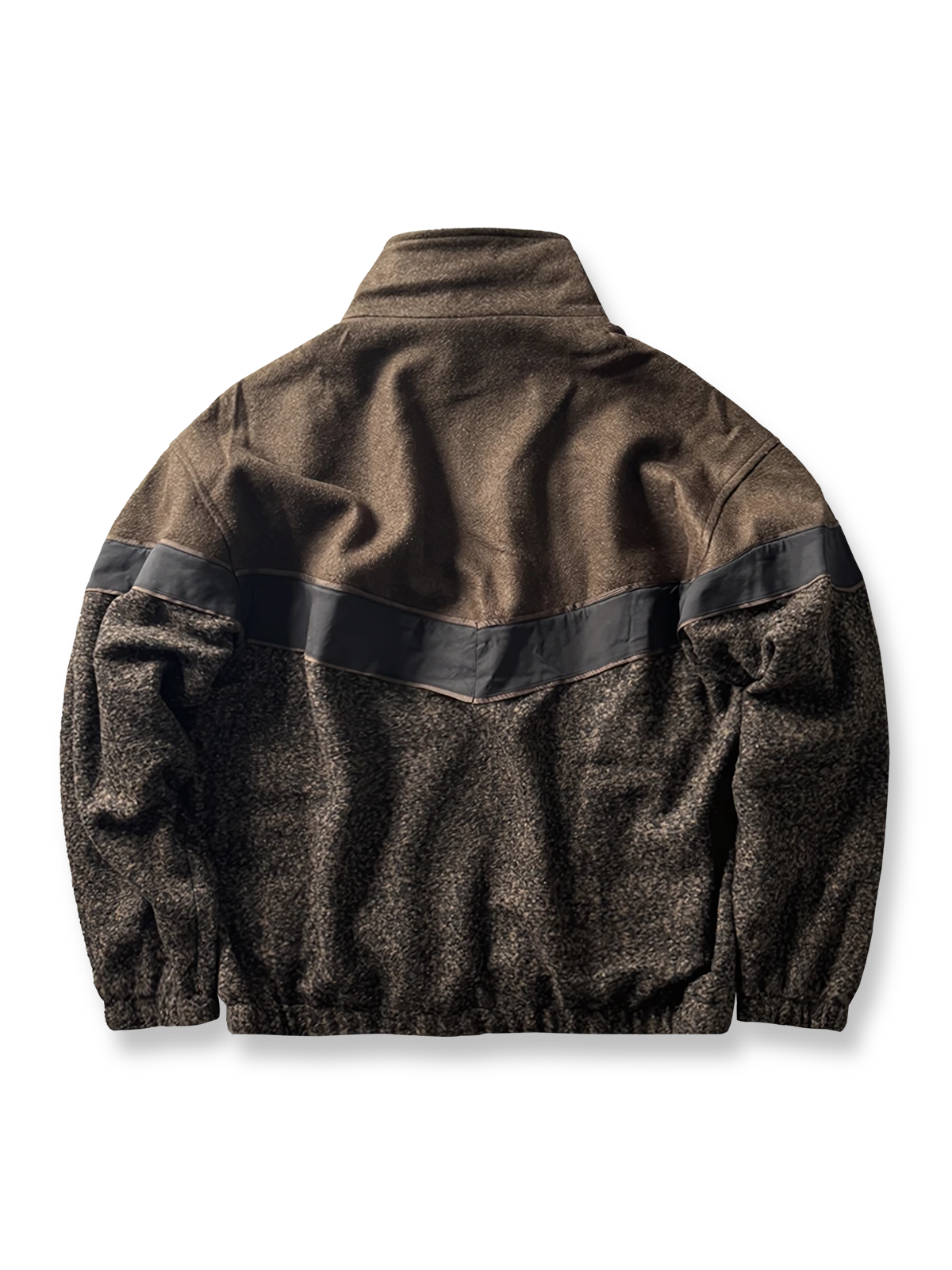 製品画像
ウール混紡パッチワークジャケットの全体展示図。立ち襟デザインとレトロなジオメトリックパターンが特徴の秋冬にぴったりなジャケット。

詳細画像
パッチワークジオメトリックパターンと立ち襟のディテールクローズアップ。素材の異なる部分が織りなす視覚的なレイヤリング効果を強調。