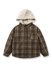 製品画像: レトロなチェック柄とフード付きデザインが特徴的な中綿ジャケットの正面全景。ウール調素材が暖かさと快適さを兼ね備えた秋冬に最適なアイテム。リラックスしたフィット感で、ワークスタイルにもぴったり。

詳細画像: フードデザインと胸元のポケットディテールが際立つチェック柄中綿ジャケット。柔らかなウール調素材が視覚的に立体感を持ちながらも、肌触りが良く、秋冬のコーディネートに最適な暖かい質感。