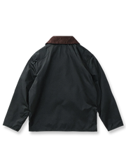 製品画像: コーデュロイカラーのコントラスト襟とオイルワックス加工が施されたハンティングジャケット。高密度梭織生地を使用し、耐久性とレトロ感を兼ね備えたデザイン。

詳細画像: チェック柄のキルティングライニングとスナップボタン付き風防襟のディテール。YKKのダブルヘッドラウンドリングジッパーと多機能ポケット配置が実用性を高めています。