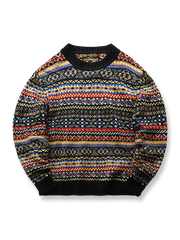 製品画像：クラシックなフェアアイル柄デザインのクリスマスセーター、ウール混紡素材で温かみのある着心地。祝祭的な雰囲気を演出するデザイン。

詳細画像：フェアアイル柄のジャガード編みディテール、クリスマスシーズンにぴったりのデザイン。ウール混紡素材で柔らかく快適な保温性を提供。