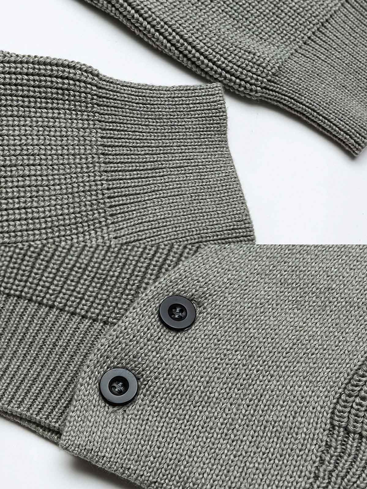 製品画像: アシンメトリーデザイン ニットセーターの全体展示画像。ユニークなアシンメトリーデザインが目を引く一着で、ルーズフィットシルエットがリラックスした雰囲気を演出。秋冬のコーディネートに最適。
詳細画像: アシンメトリーデザイン部分とリブ仕様の袖口ディテールをクローズアップした画像。柔らかな混紡素材の質感と防風性を強調。