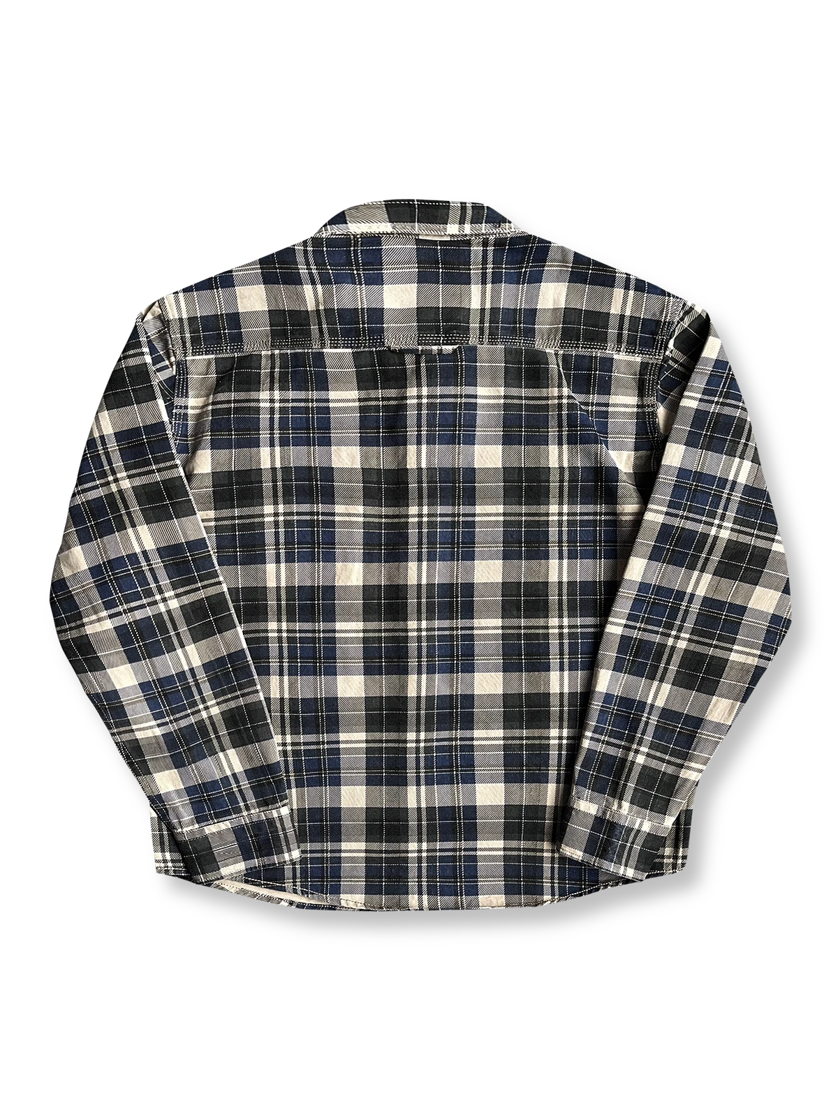 製品画像
「ヴィンテージ感あふれるクラシックなアメカジハードボイルドスタイルを再現した長袖チェックシャツ全体画像。100%コットン素材と立体的なシルエットが特徴。」

詳細画像
「高密度織りのチェック柄生地と胸ポケットのディテールをクローズアップ。ヴィンテージ調の配色とシャツの質感が際立つ画像。」