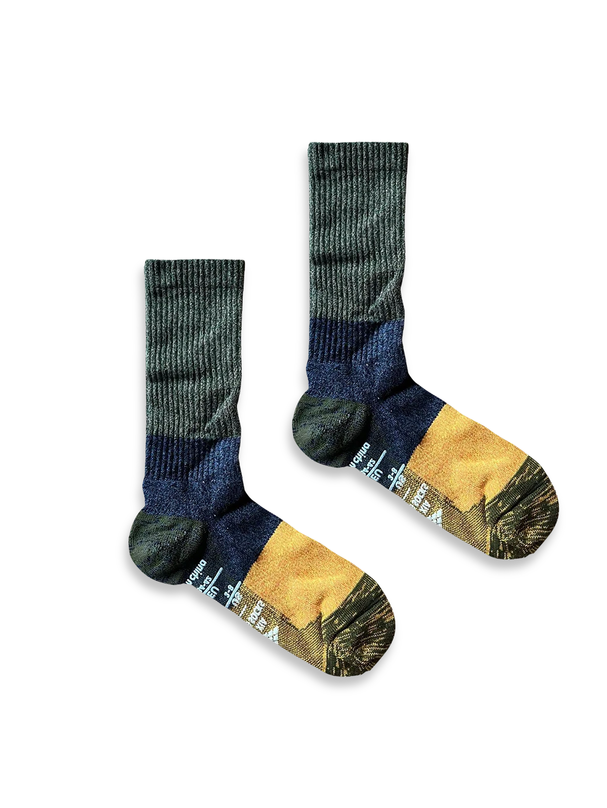 製品画像
「ドイツ製糸を使用したレトロバイカラー ロングソックス3足セット全体像。快適性と抗菌防臭機能を備えたアウトドア対応の5色展開ソックス」

詳細画像
「レトロバイカラー ロングソックスの足裏滑り止めビニール素材と柔らかな混紡素材のディテールクローズアップ。機能性とデザイン性を融合した仕様」