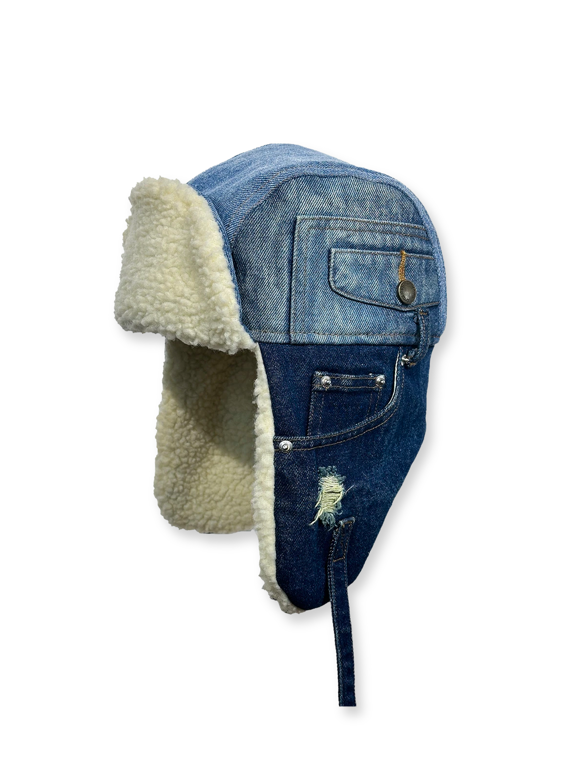 製品画像
「再構造デニムパッチワークデザインのフライトキャップ全体写真。レトロ感あふれるデニム生地とシープスキン風ボア裏地を組み合わせた冬のマストアイテム。」

詳細画像
「高密度シープスキン風ボア裏地の保温性ディテールと、再構造されたデニムパッチワークデザインが特徴のフライトキャップ詳細写真。」